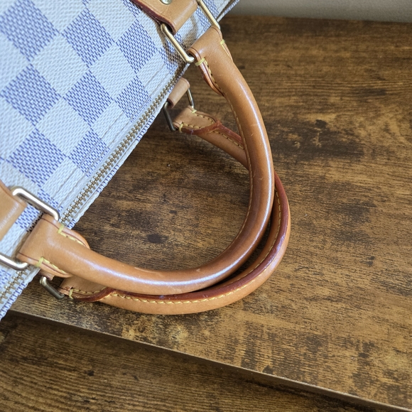 Louis vuitton Boston Checkered Top-Handle Satchel in Light Gray and Tan - Picture 10 of 13